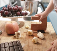 Load image into Gallery viewer, SKÅGFÄ Träkniv Wooden Knife - Mess Chef